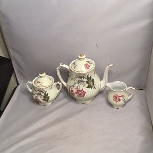 LIMOGES FRANCE HAVILAND PORCELAIN  EXCLUSIVE TEAPOT FOR THE DUQUE OF CHOISEUL